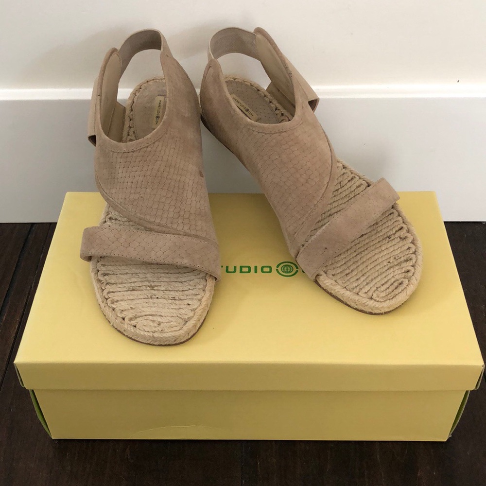 Max Studio James Nubuck sandal